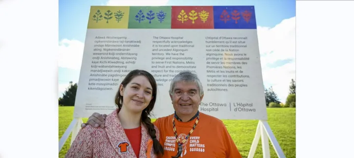 Œuvre d’art originale de Simon Brascoupé et de Mairi Brascoupé présentée lors de la cérémonie de reconnaissance du territoire où sera érigé le nouveau projet Civic